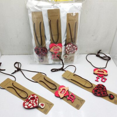 گردنبندچوبی طرح قلبی ولنتاین(12 عددی)